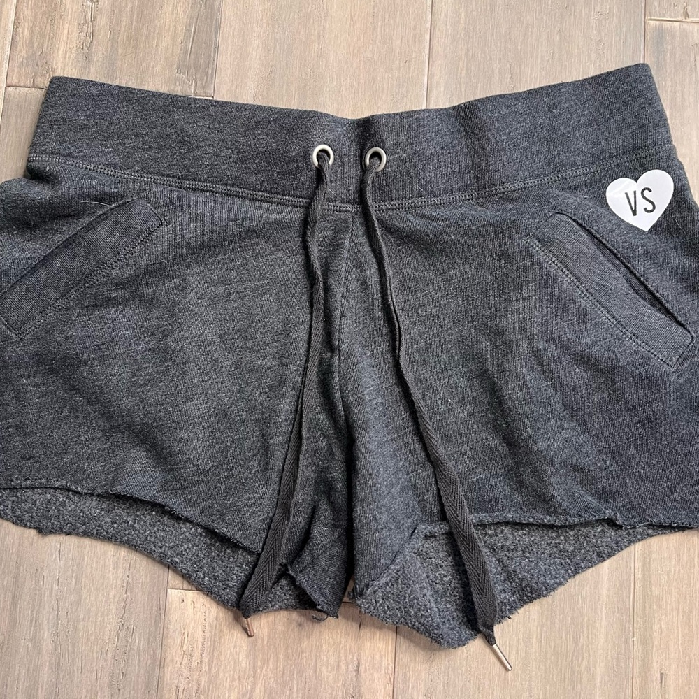 VICTORIAS SECRET LOUNGE SHORTS